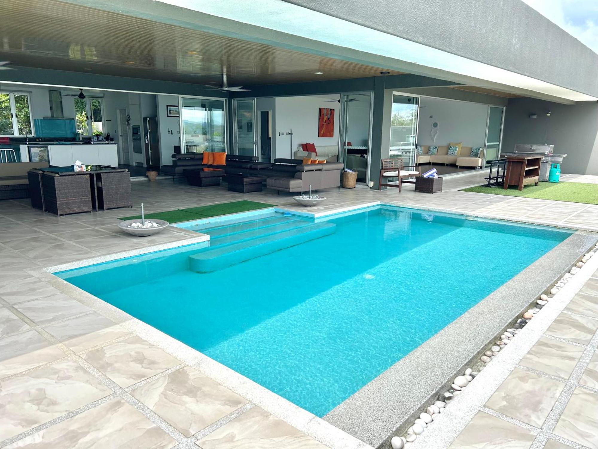 Aroha Seaview Villa - Private Pool - Pantai Cenang  Exterior photo