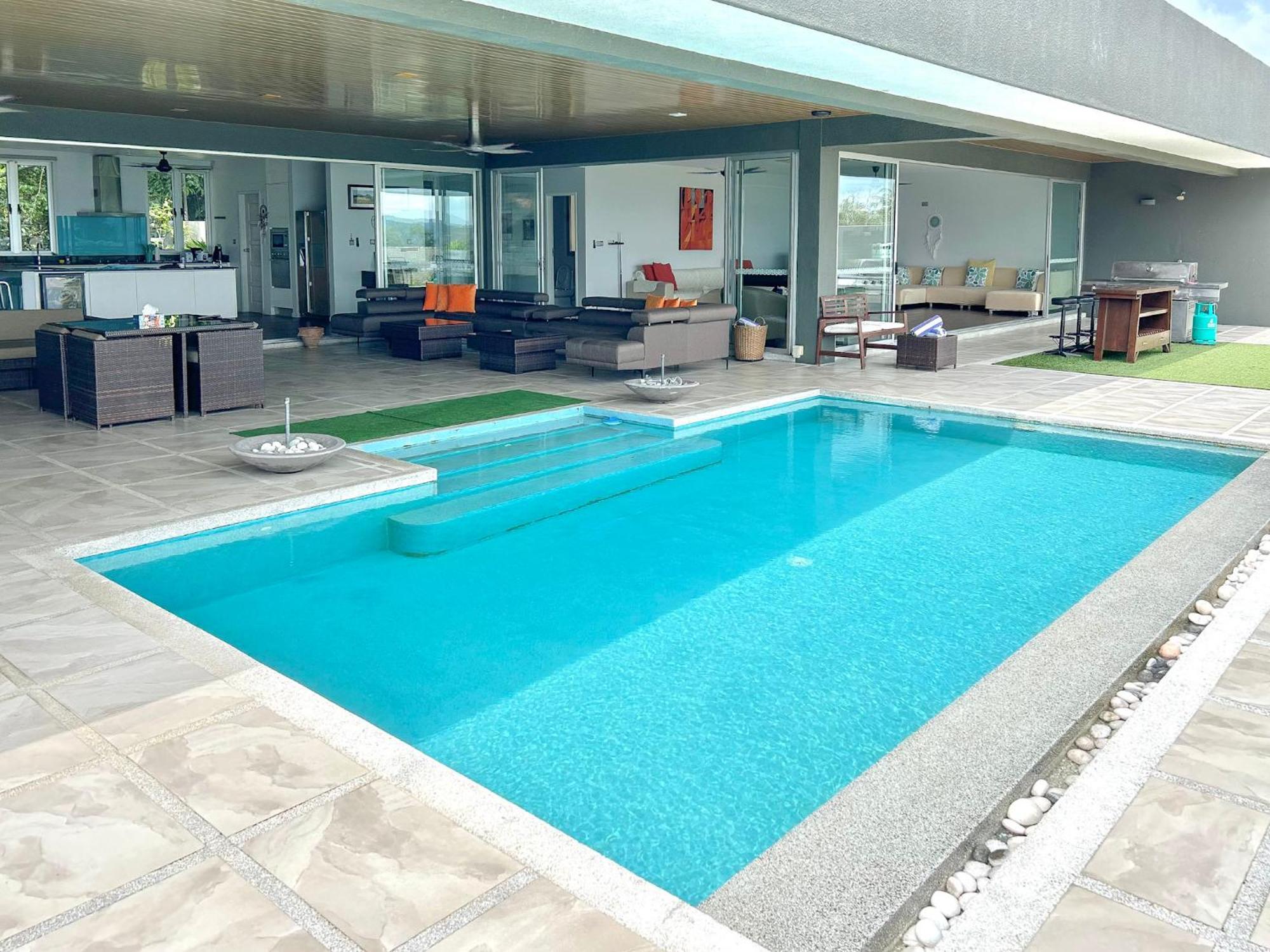 Aroha Seaview Villa - Private Pool - Pantai Cenang  Exterior photo